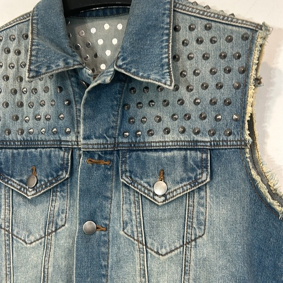 MONO B DENIM VEST FADED WASH STUDDED SPIKE CROSS BACK DENIM VEST one size - Picture 8 of 8